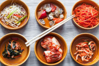 7 Loại Panchan Hàn Quốc Phổ Biến Thêm Ngon Miệng Cho Bữa Ăn