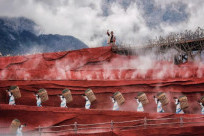 Ấn Tượng Lệ Giang – Mãn nhãn với show diễn ngoài trời hoành tráng bậc nhất Vân Nam dưới chân núi tuyết Ngọc Long