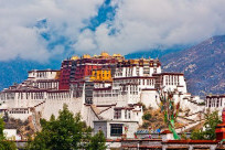 Du lịch cung điện Potala và khám phá dấu ấn Phật giáo đặc biệt ở Tây Tạng