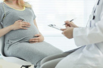 Mang thai 7 tuần có nên đi máy bay không?