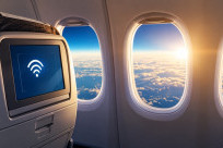 Trên máy bay có WiFi không? Hãng nào có WiFi và cách sử dụng