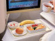 Vietnam Airlines khôi phục dịch vụ ăn uống trên chuyến bay