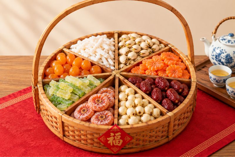 Khay b&aacute;nh kẹo 8 ngăn gắn với mong ước ph&aacute;t t&agrave;i
