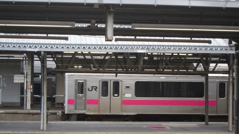 Tàu JR là phương tiện di chuyển phổ biến ở Akita