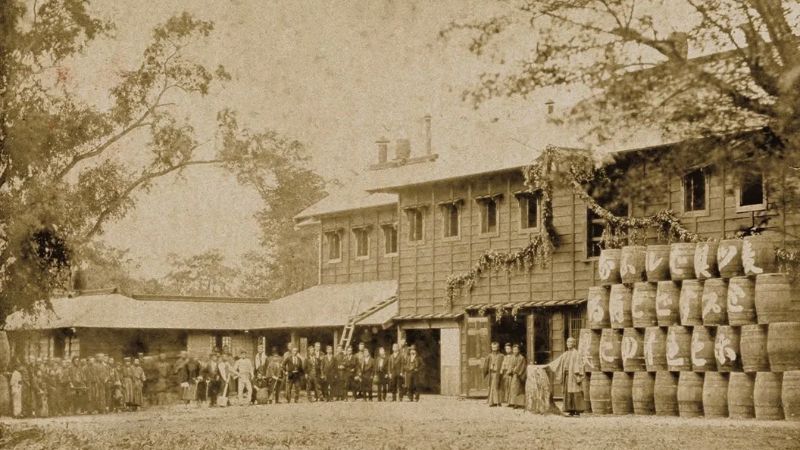 Lịch sử h&igrave;nh th&agrave;nh nh&agrave; m&aacute;y bia Sapporo Nhật Bản