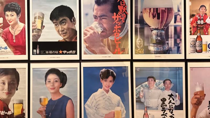 Những poster quảng c&aacute;o bia theo từng thời kỳ