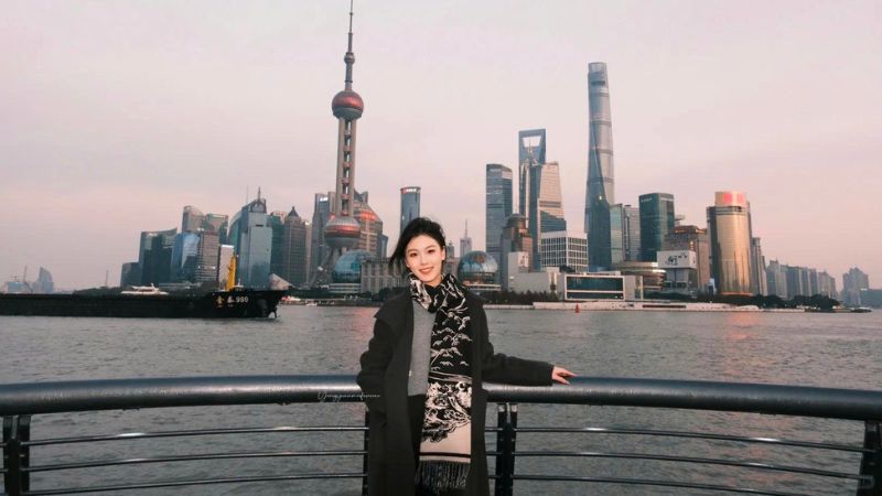 Dạo bộ ven s&ocirc;ng l&agrave; c&aacute;ch tuyệt vời nhất để cảm nhận nhịp sống th&agrave;nh phố