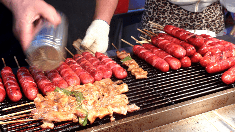 Thưởng thức món ăn đặc sặc tại hai con phố ẩm thực nổi tiếng tại làng cổ Cửu Phần