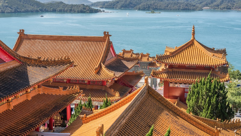 Miếu Văn Võ - địa điểm du lịch Đài Loan với view hồ Nhật Nguyệt sơn thủy hữu tình