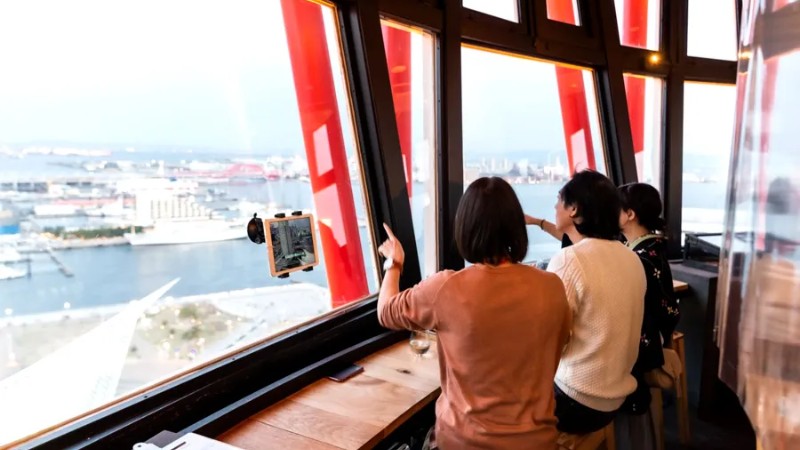 Ngắm to&agrave;n cảnh cảng Kobe từ đ&agrave;i quan s&aacute;t Th&aacute;p cảng Kobe