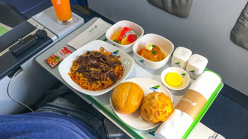 Đồ ăn trên máy bay Bamboo Airways hạng thương gia