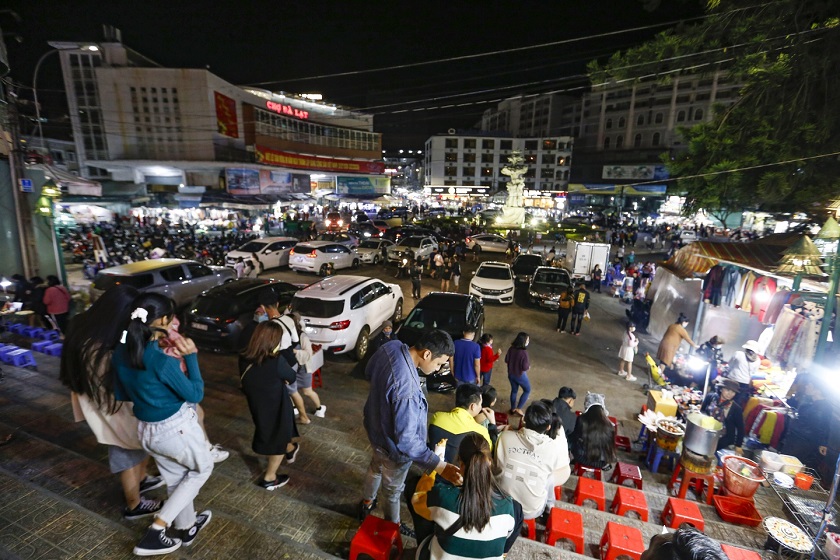 Chợ đêm Đà Lạt mở cửa trở lại sau những ngày cách ly xã hội