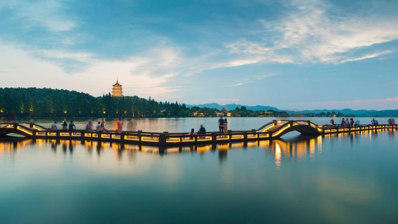 Tây Hồ - địa điểm du lịch Trung Quốc nằm trong mười thắng cảnh hàng đầu đất nước