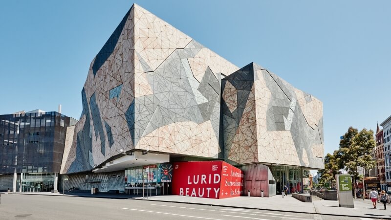 Check in Bảo tàng Quốc gia Victoria ấn tượng tại Khu Art Precinct Melbourne