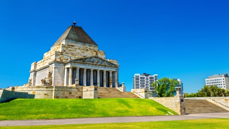 Đài tưởng niệm Melbourne nổi bật với kiến trúc cổ điển