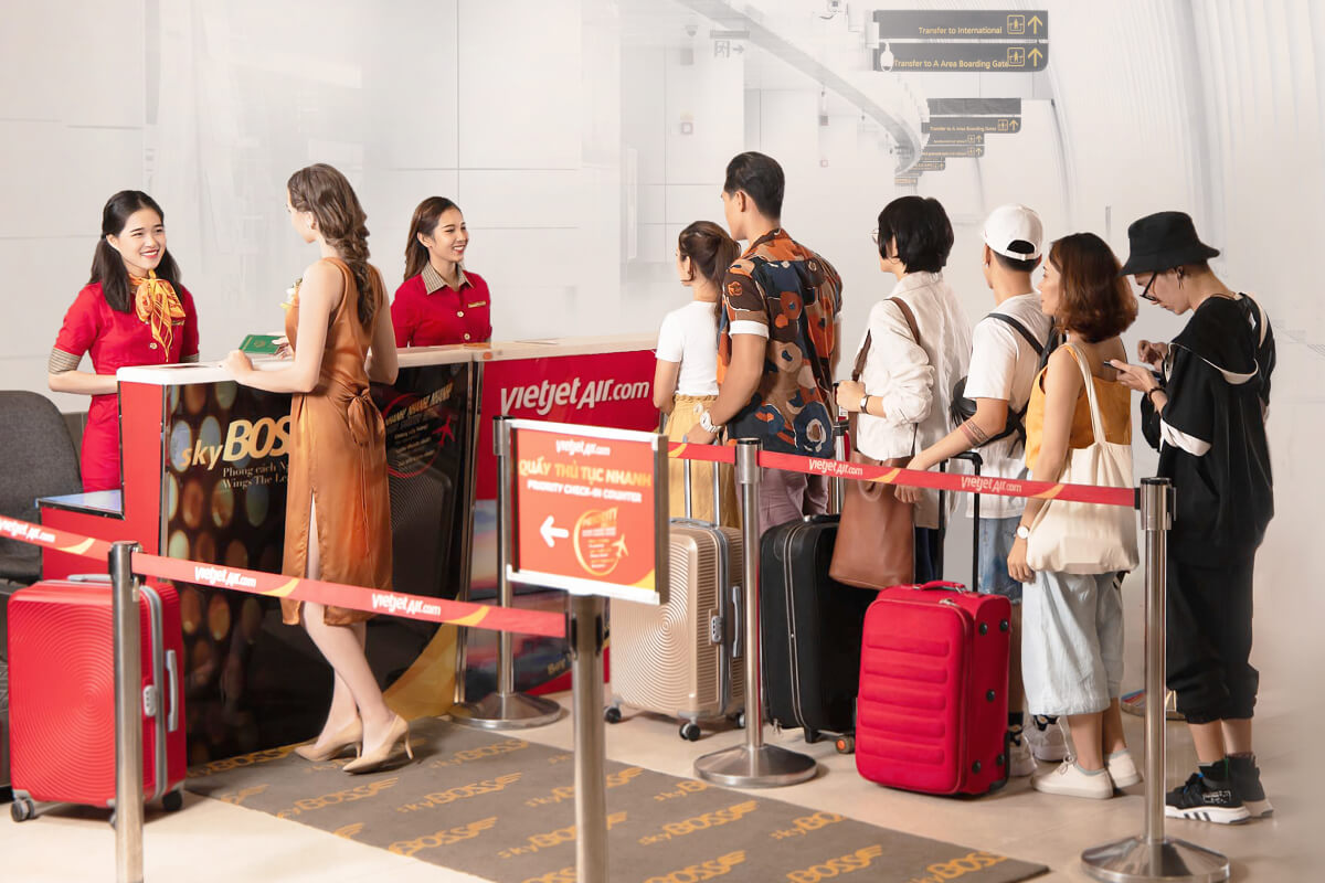 Dùng vé máy bay điện tử làm thủ tục check in sân bay