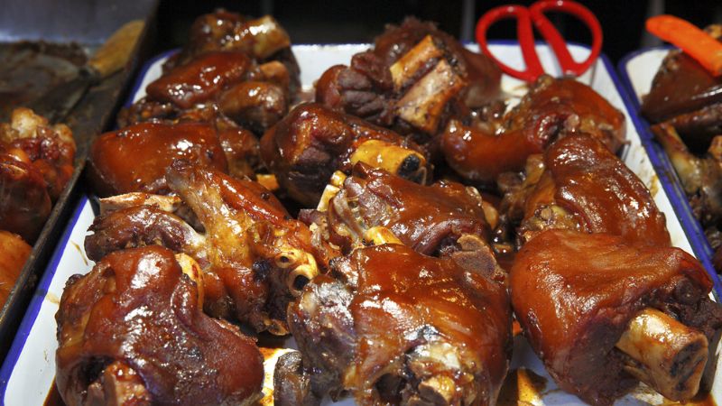 Vẻ ngoài ngon mắt của món chân giò hầm