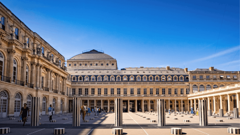 Cung điện Palais Royal cổ kính