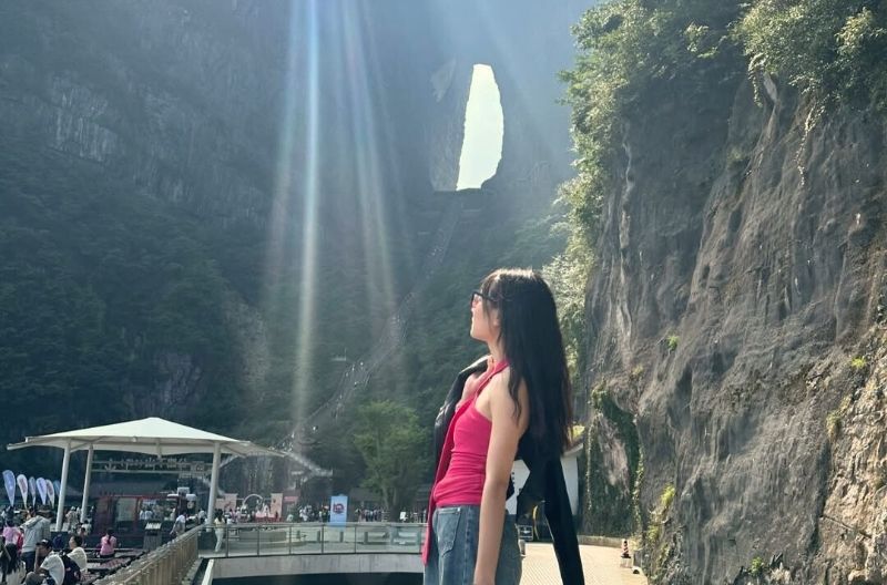 Chinh phục 999 nấc thang lên cổng trời.