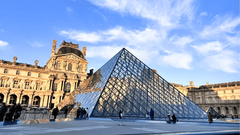 Bảo tàng văn hóa châu Âu - Louvre