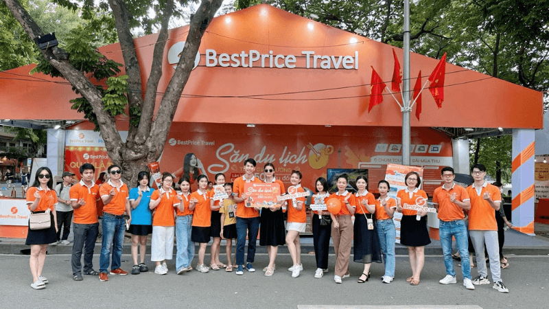 Cơn lốc màu da cam BestPrice Travel có mặt tại Festival Thu Hà Nội