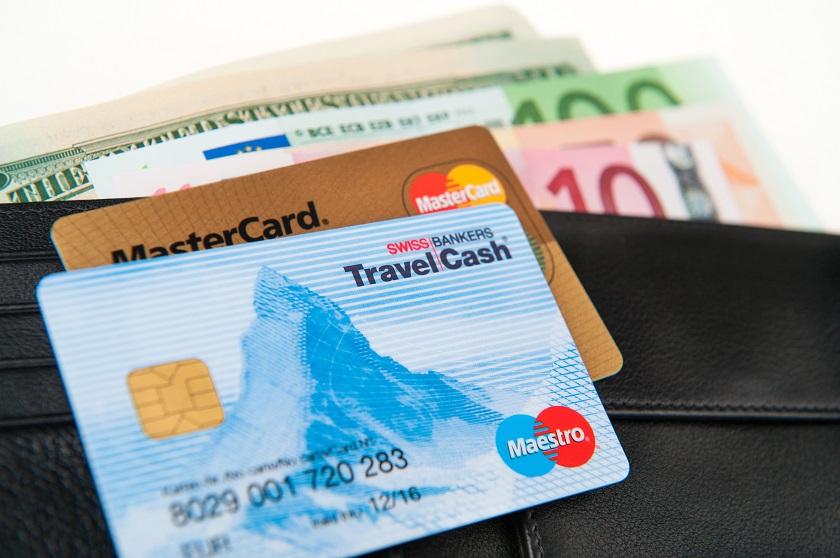 Chuẩn bị tiền và thẻ visa ngân hàng khi du lịch Singapore