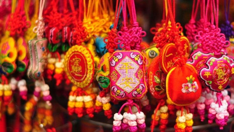 Mua đồ lưu niệm làm quà khi đi du lịch Trung Quốc