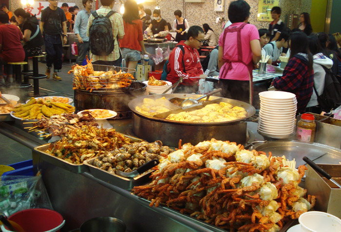 Chợ đêm Fengjia được xem như chợ lớn nhất Đài Loan