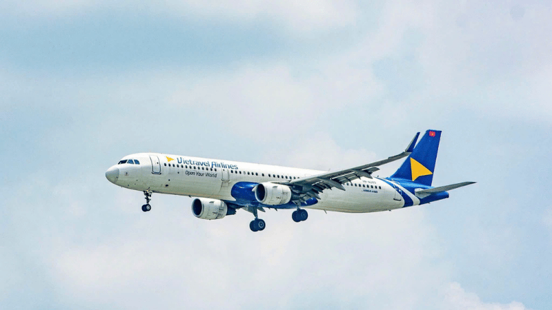 Đổi v&eacute; m&aacute;y bay Vietravel Airlines