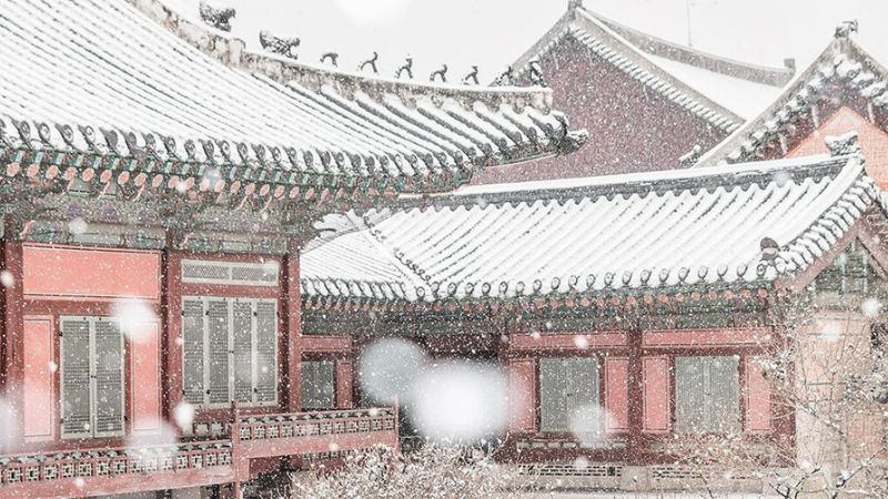 Cung điện Gyeongbokgung cổ kính trong mùa đông
