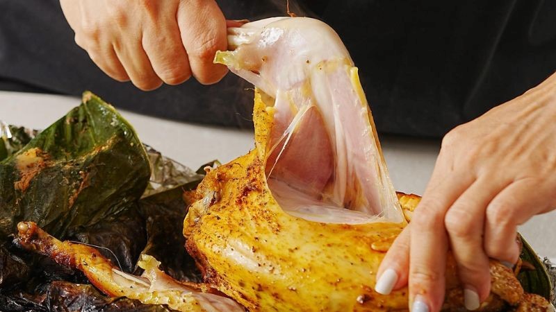 Thưởng thức món ăn truyền thống thơm ngon - Gà ăn mày