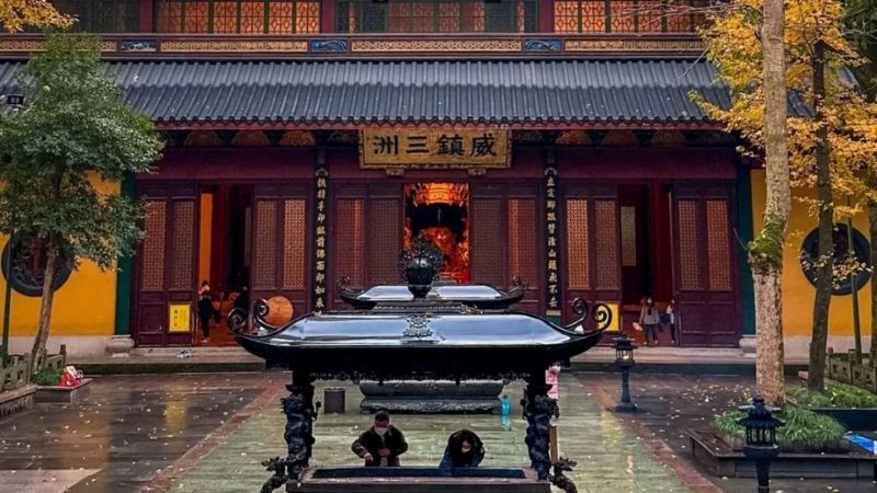 Ghé thăm không gian cổ kính, tâm linh tại Chùa Linh Ẩn