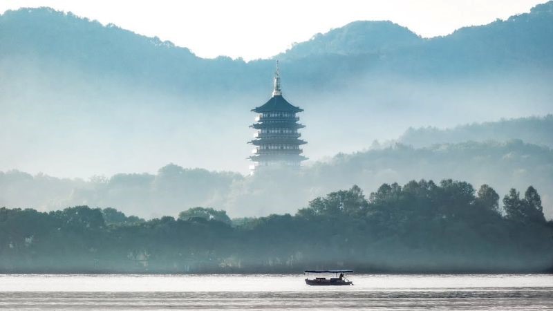 Hàng Châu Trung Quốc chìm trong làn sương mù