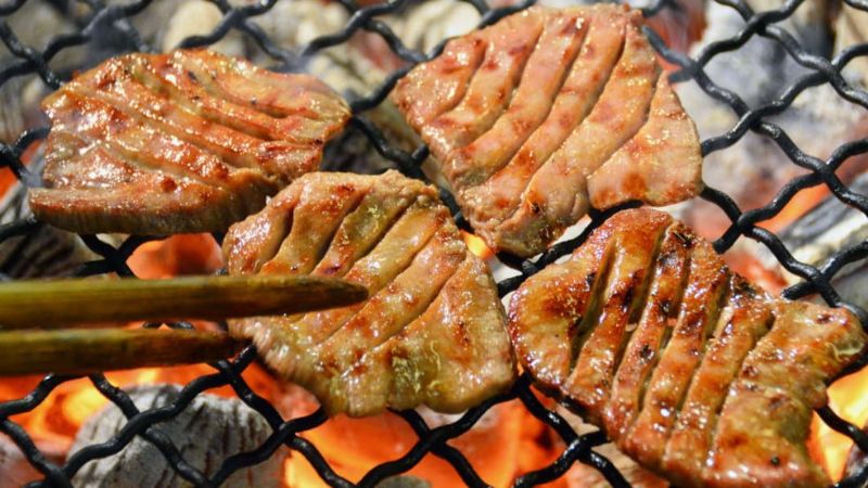 Gyutan (lưỡi bò nướng) là món ăn nổi tiếng tại Sendai