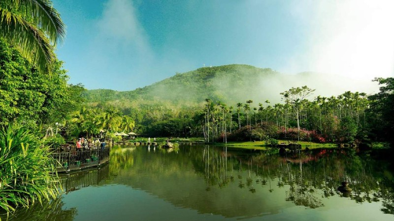 Tận hưởng kh&ocirc;ng kh&iacute; trong l&agrave;nh tại C&ocirc;ng vi&ecirc;n rừng nhiệt đới Yanoda