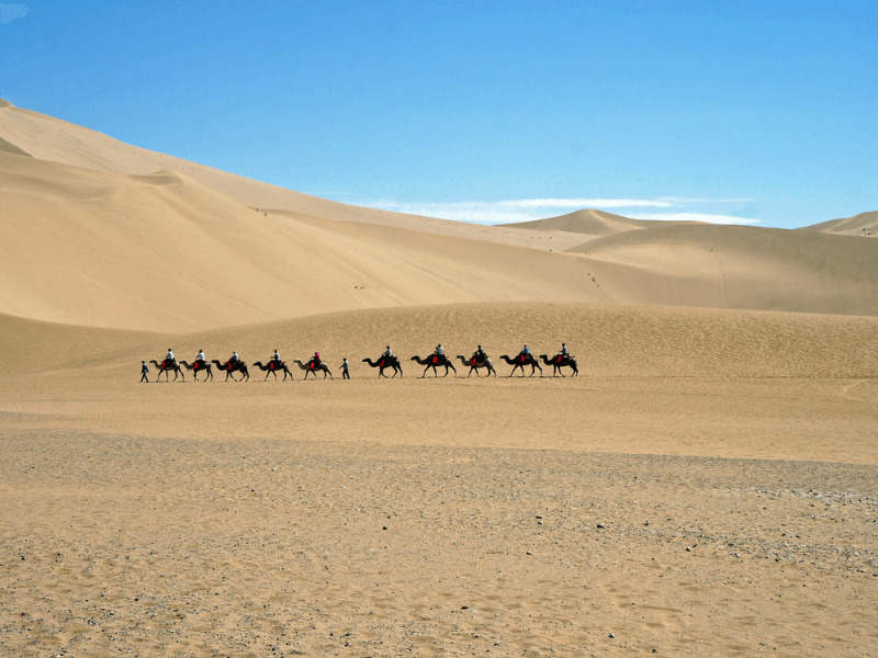 Trải nghiệm ngắm hoàng hôn trên sa mạc Kumtag