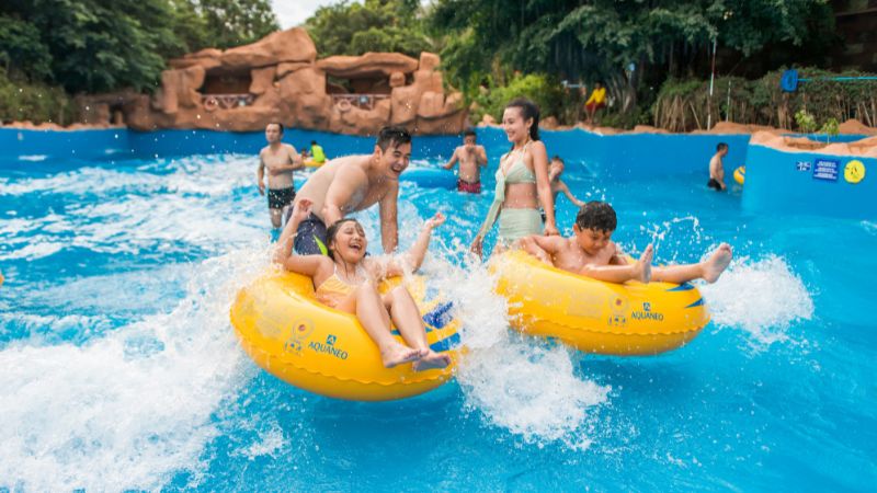 Bể tạo sóng VinWonders Nha Trang