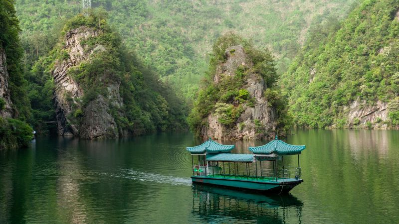 Hồ Bảo Phong l&agrave; điểm đến nổi tiếng tại Trương Gia Giới