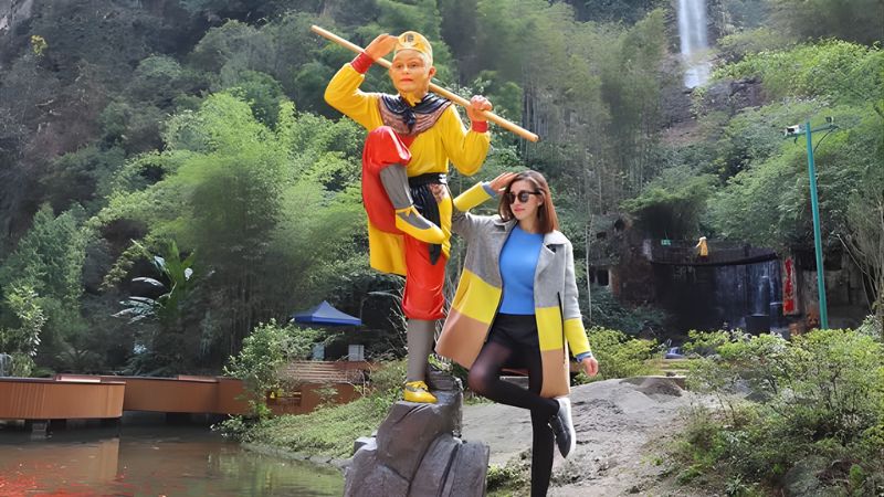 Thời gian đẹp nhất để đến hồ l&agrave; từ th&aacute;ng 3 đến th&aacute;ng 11