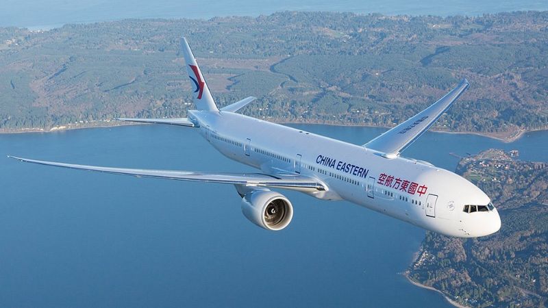  Di chuyển bằng m&aacute;y bay v&ocirc; c&ugrave;ng thuận lợi