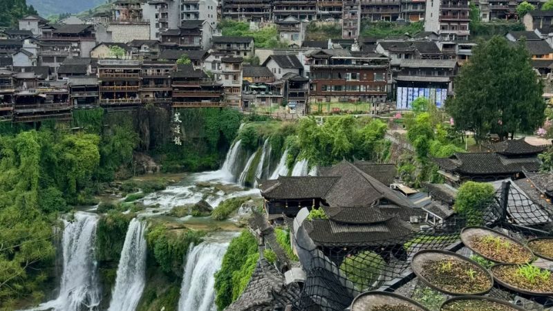  Vẻ đẹp y&ecirc;n b&igrave;nh của Ph&ugrave; Dung Trấn