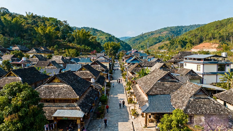 Phố cổ Xizhou với c&aacute;c nếp nh&agrave; truyền thống của người Bạch