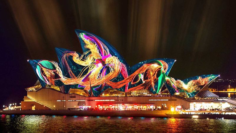Nhà hát Con Sò rực rỡ trong lễ hội ánh sáng Sydney
