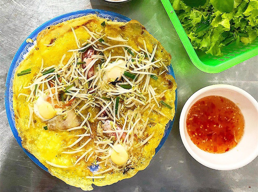 Bánh xèo chảo - Một trong những món ăn ngon ở Nha Trang