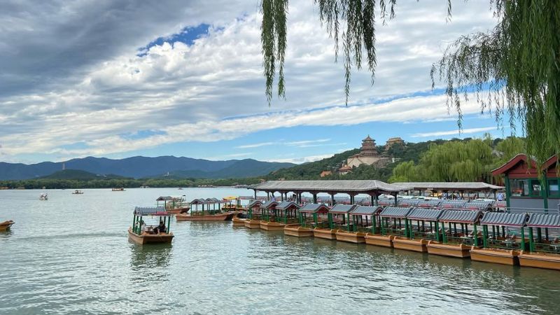 Cảnh sắc thơ mộng của hồ Côn Minh Di Hòa Viên