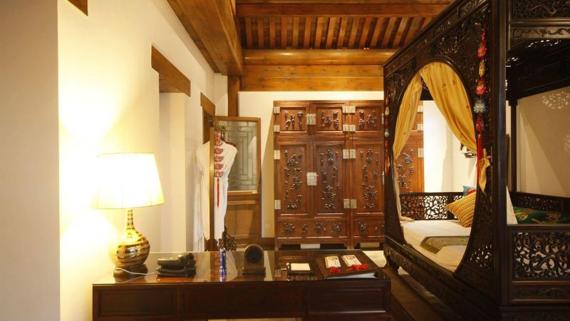 Không gian khách sạn truyền thống ở Shichahai Sandalwood Boutique Hotel