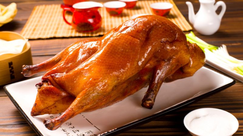 Vịt quay là món đặc sản Bắc Kinh trứ danh