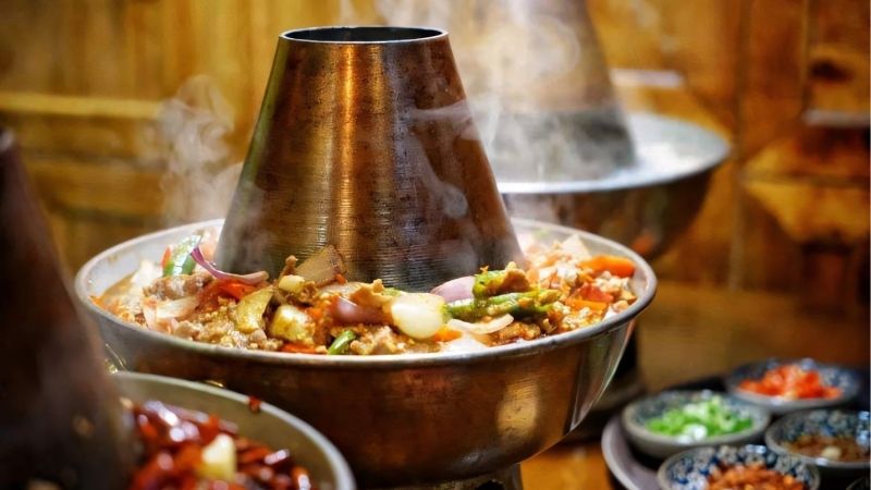 Lẩu gà là món rất hợp với thời tiết Cáp Nhĩ Tân mùa đông