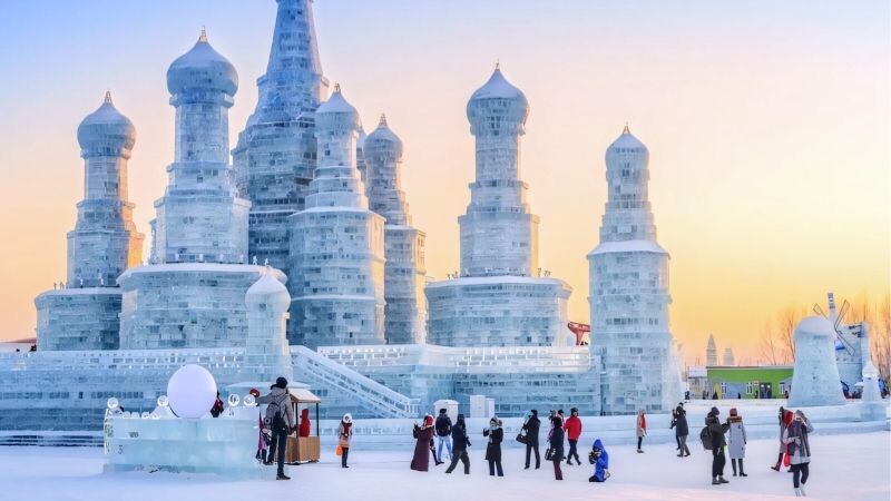 Ngắm các tác phẩm điêu khắc nghệ thuật tại lễ hội thế giới băng tuyết