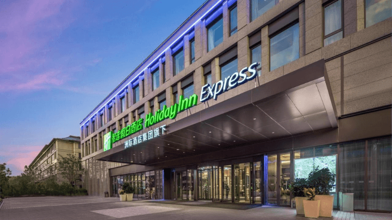 Khách sạn lưu trú gần cung điện mùa hè